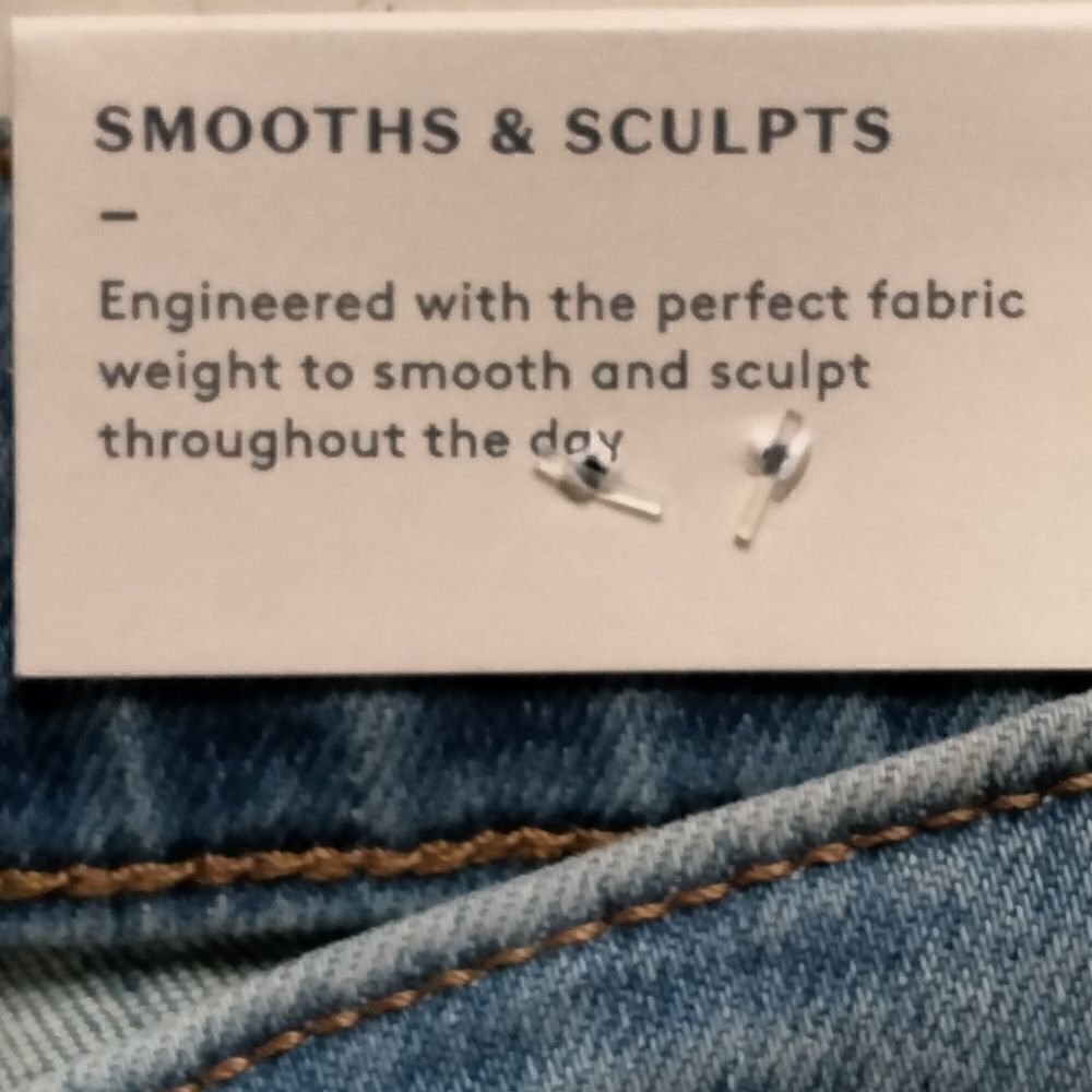 New Without tags "Universal Thread" woman's jeans - Picture 10 of 12